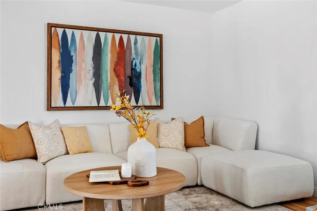 6454 Baird Avenue, Reseda, California 91335 home-pic-11